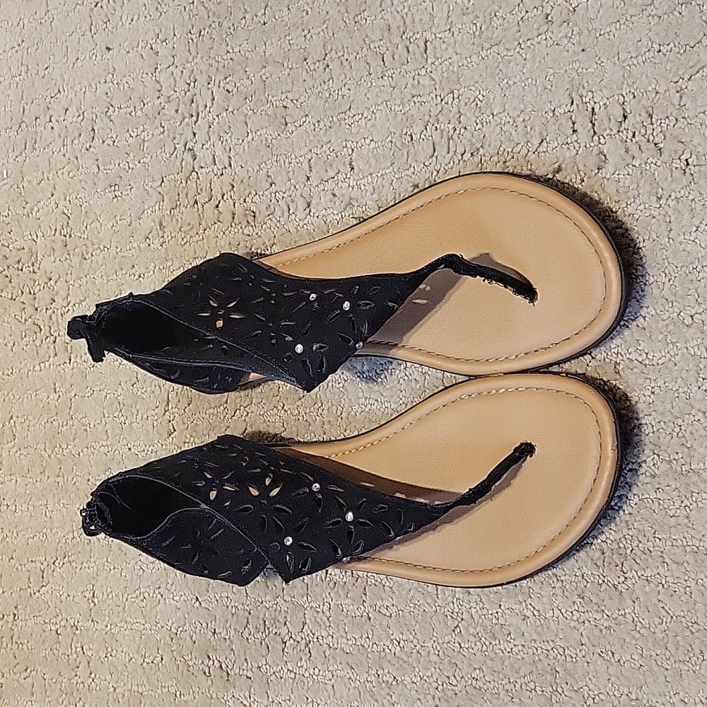 American eagle sandals size 5.5